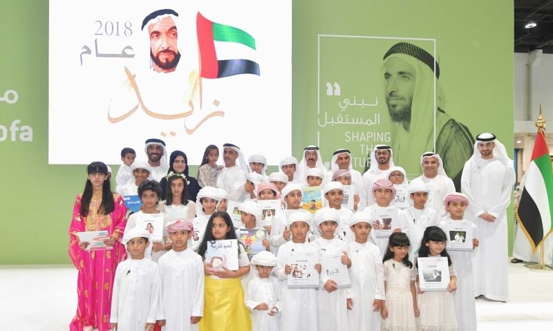 نهيان وسيف بن زايد يشهدان توقيع مؤلفين إماراتيين واعدين إصداراتهم الأدبية